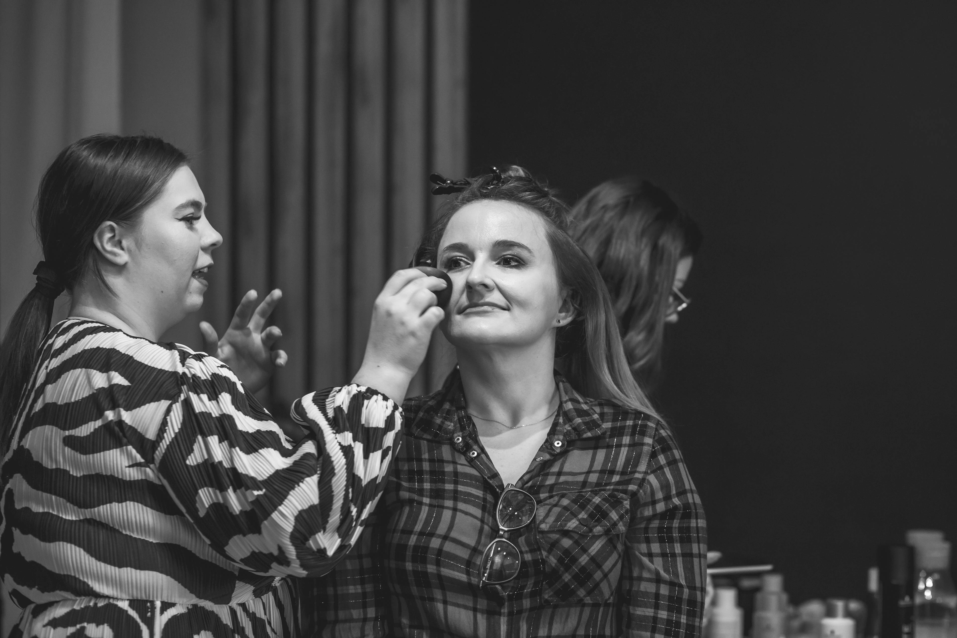 Sesje kobiece, ciążowe, biznesowe 3 w 1 (sesja zdjęciowa + makijaż + fryzura)