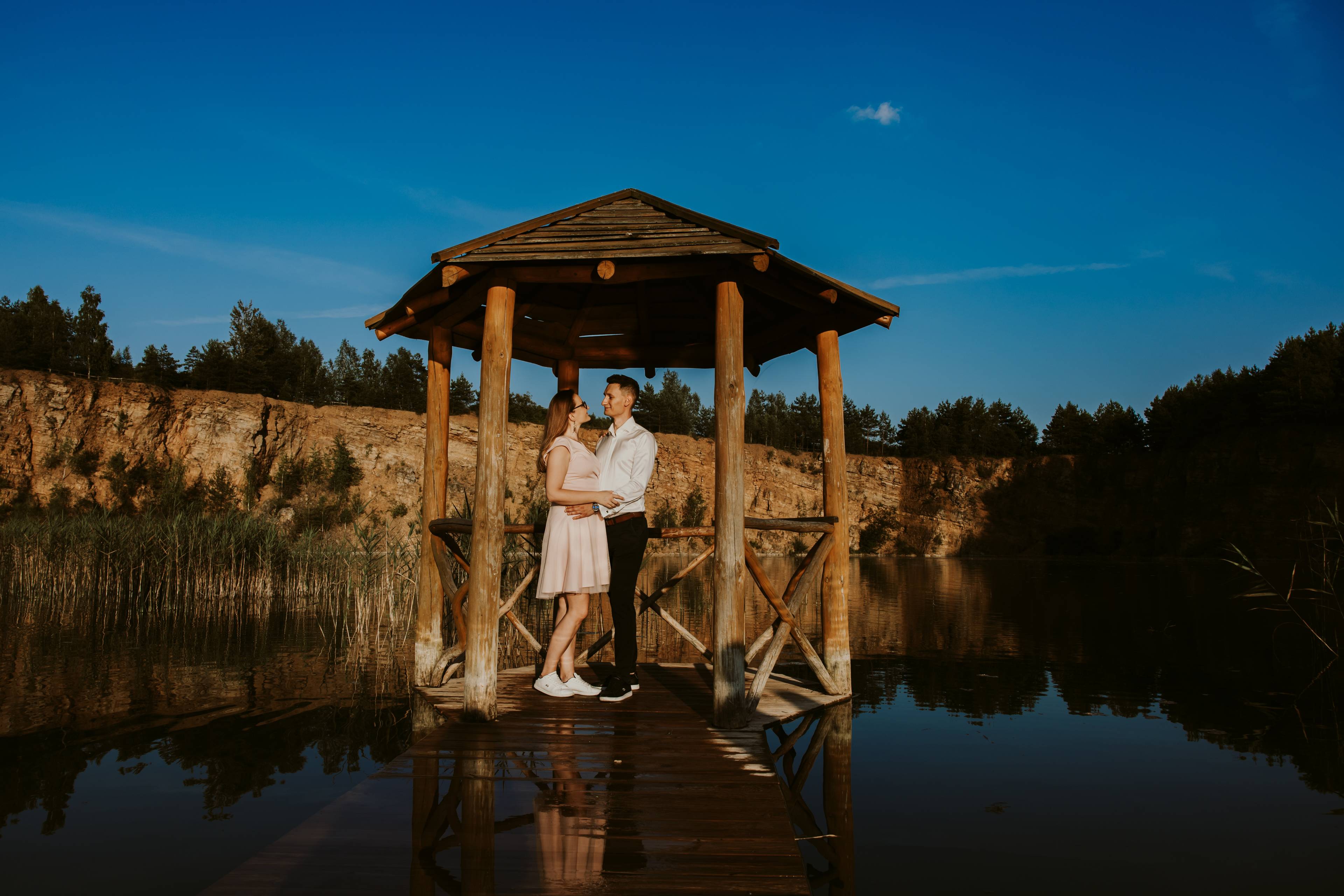 Plenery ślubne oraz sesje narzeczeńskie